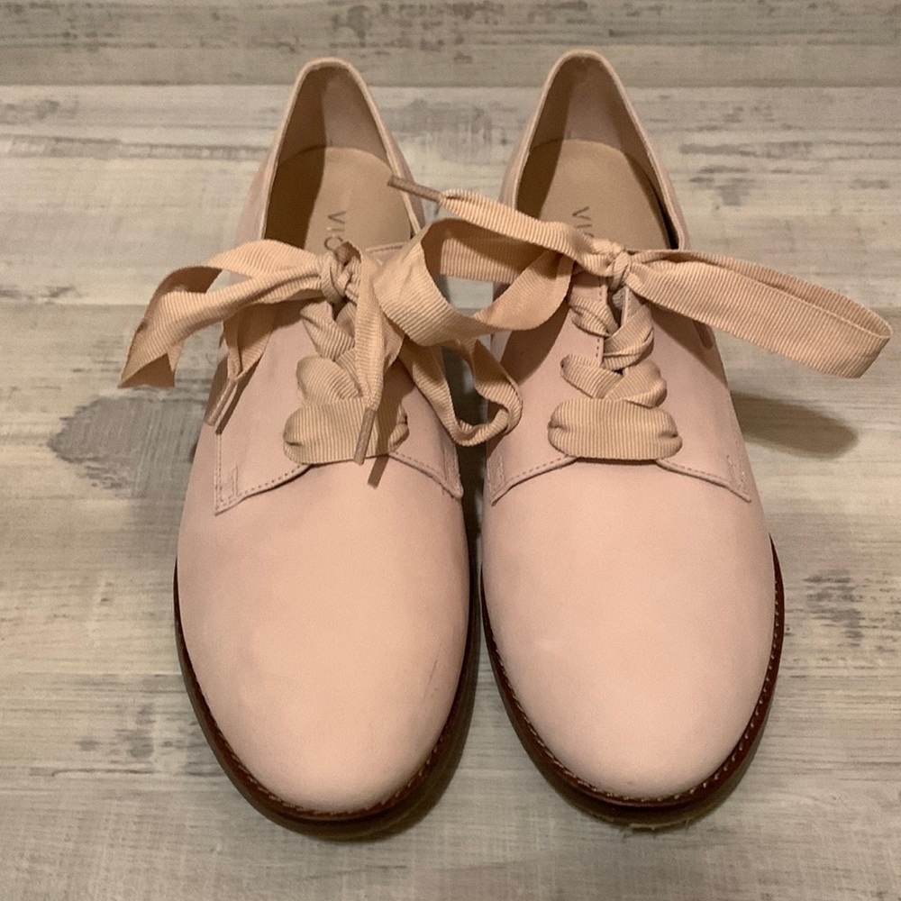 Pink Vionic Oxford